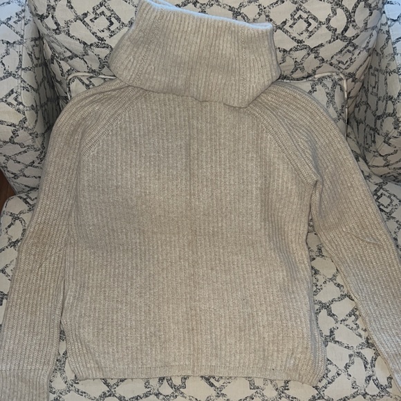 Club Monaco sweater - Picture 3 of 4
